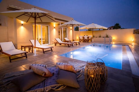 Balcony/Terrace, Swimming pool
