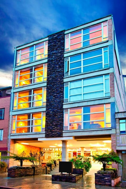 Property building, Facade/entrance, Lobby or reception