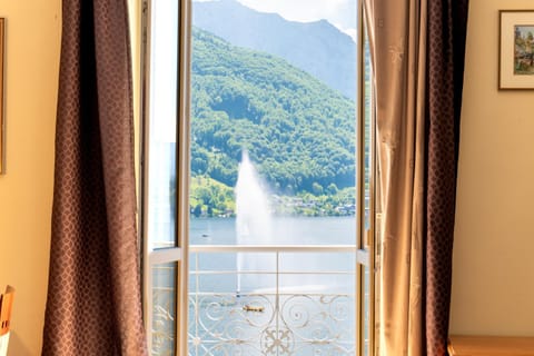 Nearby landmark, Balcony/Terrace, Lake view, Mountain view