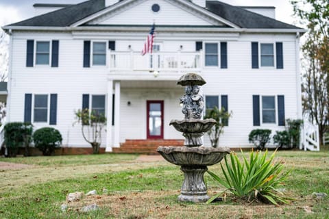 Colonial Manor House in Tennessee