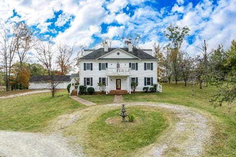 Colonial Manor House in Tennessee