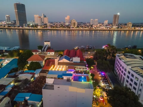 Night, Evening entertainment, River view