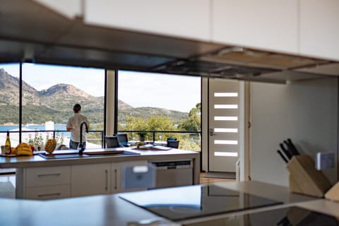 Natural landscape, Kitchen or kitchenette, Mountain view, Sea view