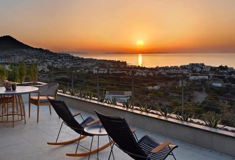 View (from property/room), Balcony/Terrace, Sea view, Sunset