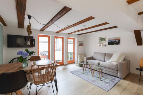 Living room, Photo of the whole room, Dining area