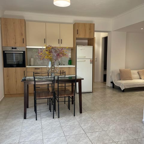Kitchen or kitchenette, Living room, Dining area, oven, stove