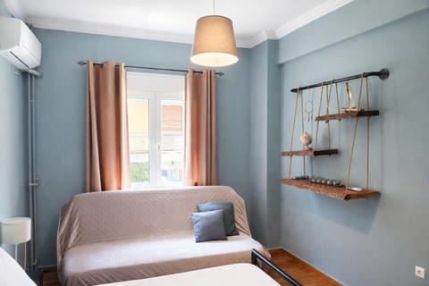 Comfortable Modern Entire House near the center of Athens-Blue Serenity Apartment in Athens