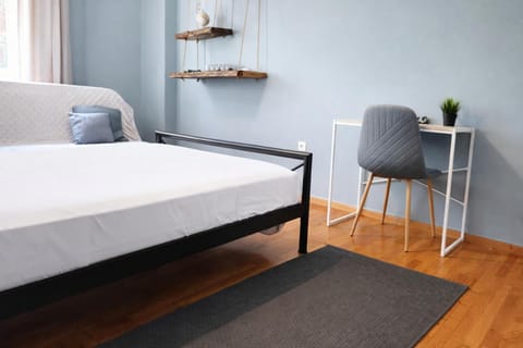 Comfortable Modern Entire House near the center of Athens-Blue Serenity Apartment in Athens