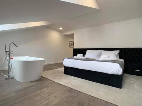 Bath, VIP