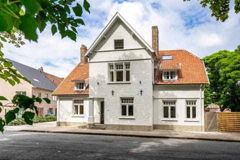 Patio, Facade/entrance, Garden, Facility for disabled guests