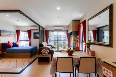Communal lounge/ TV room, Bed, Photo of the whole room, Seating area, Dining area, Bedroom