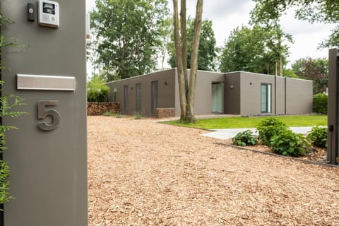 Property building, Coffee/tea facilities, Street view