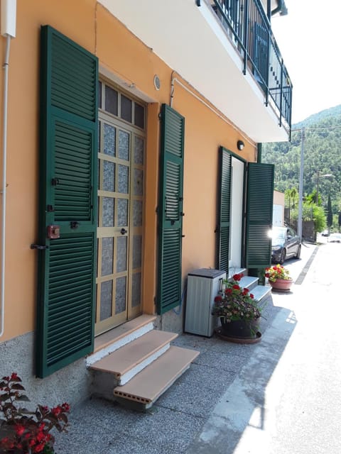 FLAMATAN Apartment in Framura