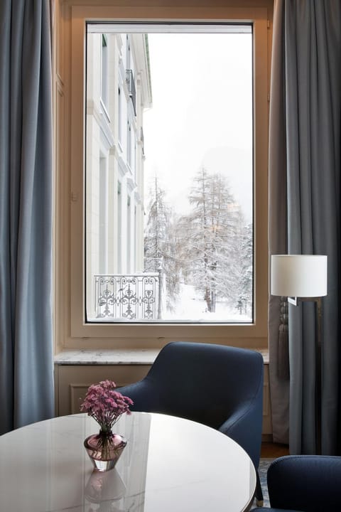 Lounge or bar, Seating area