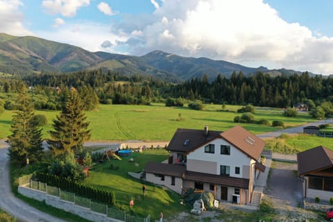 Property building, Neighbourhood, Bird's eye view, Mountain view