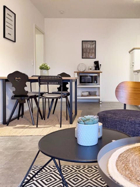 Seating area, Dining area, pet friendly