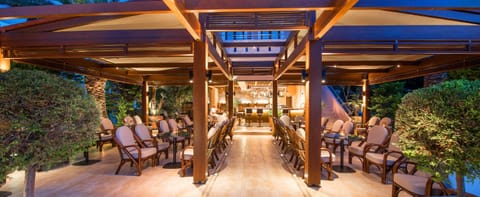 Restaurant/places to eat, Seating area