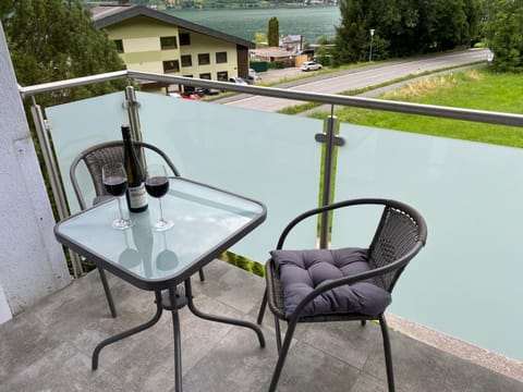 Balcony/Terrace, Alcoholic drinks