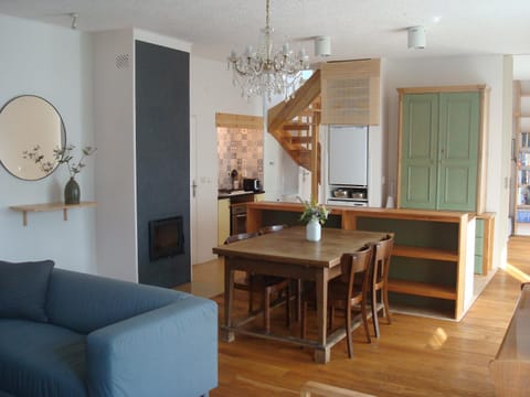 Kitchen or kitchenette, Living room
