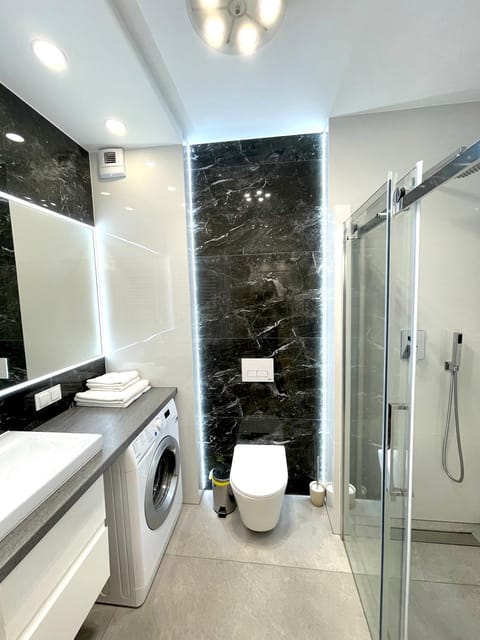 Apartament Superior Blue Przy Plaży- FREE Pool, Saunas, Jacuzzi, Fitness, Salzgrotte Apartment in West Pomeranian Voivodeship, Poland