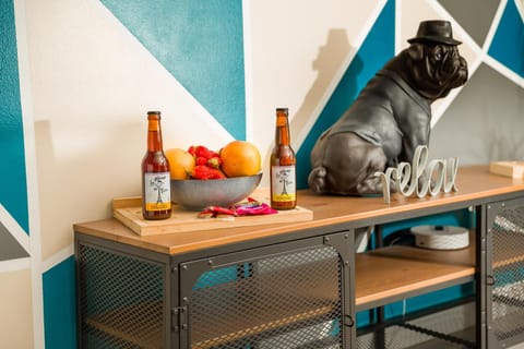 Decorative detail, Food, Drinks