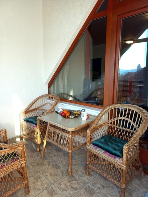 Day, Balcony/Terrace, Seating area