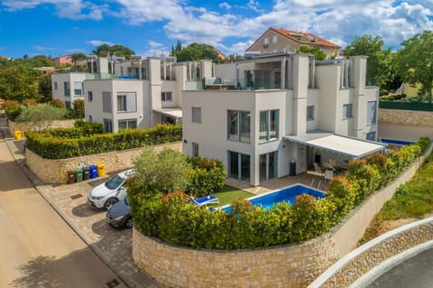 Facade/entrance, Pool view, Sea view, Street view