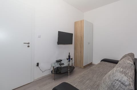 Apartment Garden Apartment in Biograd na Moru