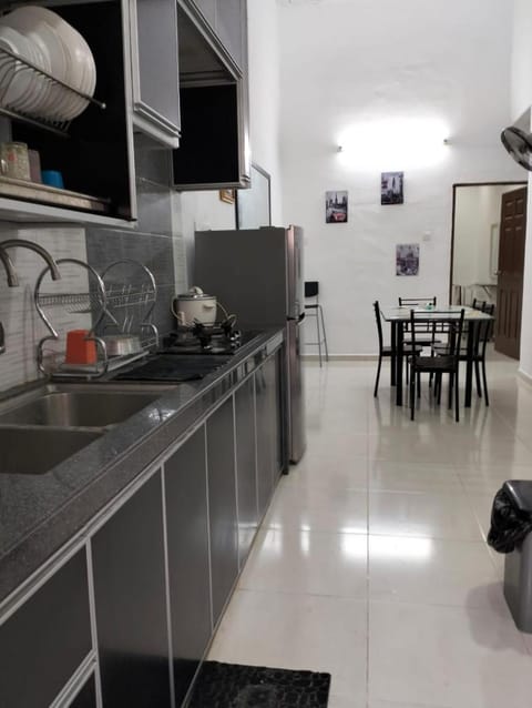 Kitchen or kitchenette, Communal kitchen, stove, stove, kitchen, kitchen
