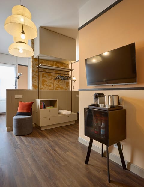 TV and multimedia, Coffee/tea facilities, Seating area, minibar