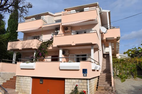 Apartmani Katica Apartment in Novalja