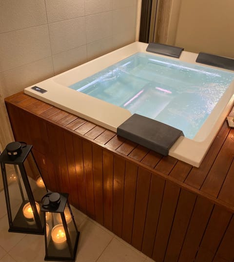 Hot Tub, Balcony/Terrace