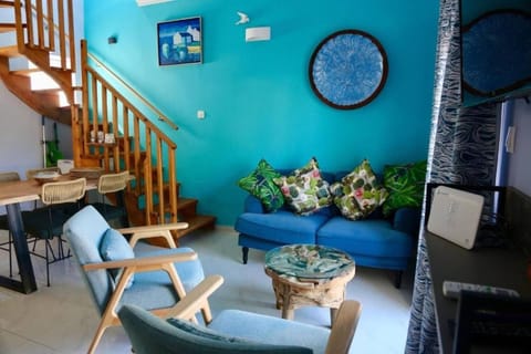Other, Seating area