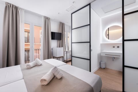 Bathroom, TV and multimedia, Street view