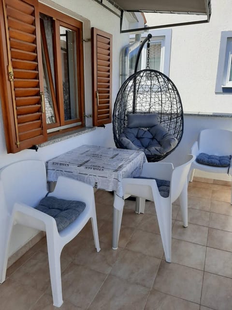Patio, Balcony/Terrace, Seating area