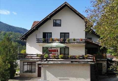 Property building, Spring, Day, Natural landscape, View (from property/room), Balcony/Terrace, Mountain view