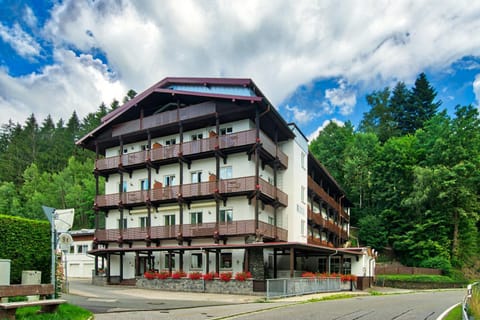 Property building, Spring, Day, Natural landscape
