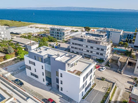 Bird's eye view, Sea view