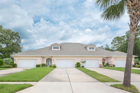 Comfortable Home on Golf Course in NSB - 1929T House in Port Orange