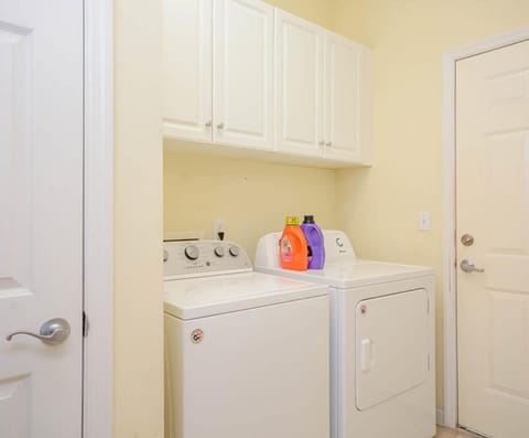 Comfortable Home on Golf Course in NSB - 1929T House in Port Orange