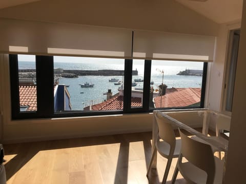 View (from property/room), Balcony/Terrace, Living room, Sea view