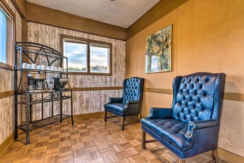 1 Mi to Bathhouse Row Bright Hot Springs Home! House in Hot Springs