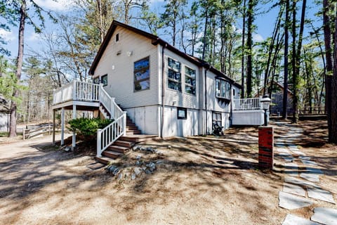 Main House House in Freedom