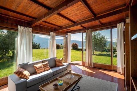 Villa Limonaia House in Gargnano