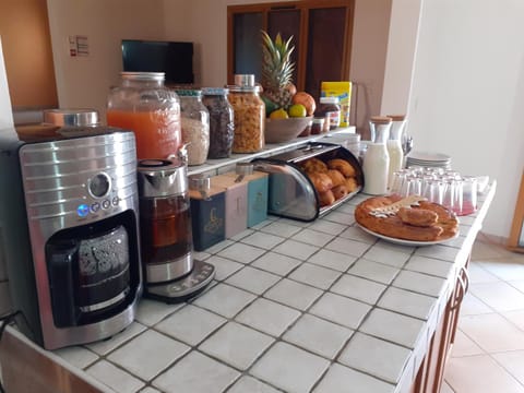 Food and drinks, Communal kitchen, Food