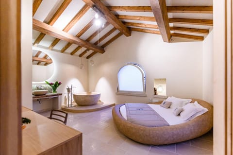Bed, Bedroom, Bath