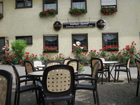 Property building, Patio, Restaurant/places to eat