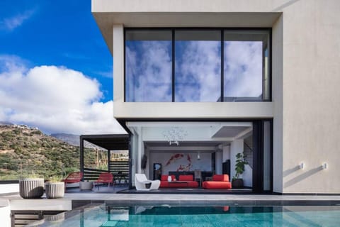 Property building, Patio, Balcony/Terrace, Pool view
