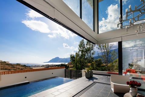 Living room, Sea view, Swimming pool