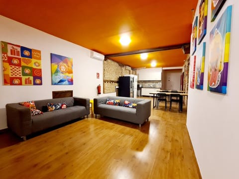 Communal lounge/ TV room, Communal kitchen